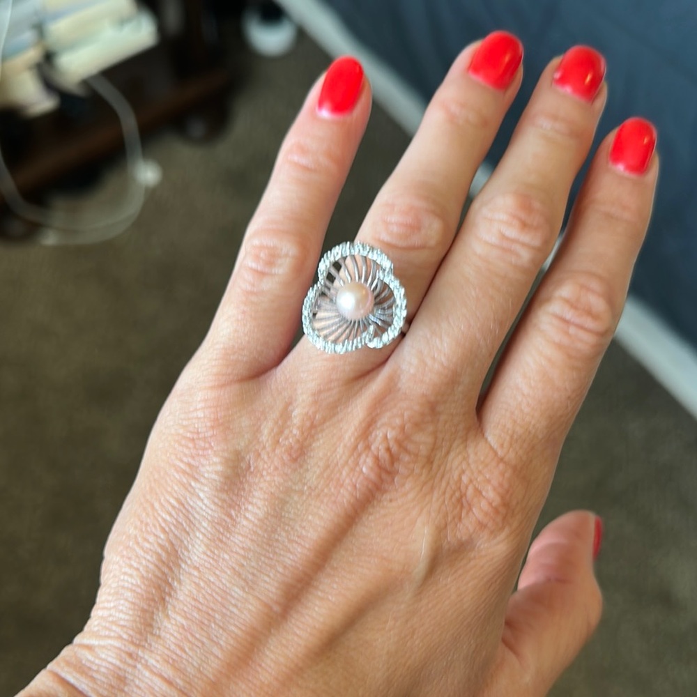New One of a Kind Elegant‎ Ring with Crystal Accent and Light Purple Pearl